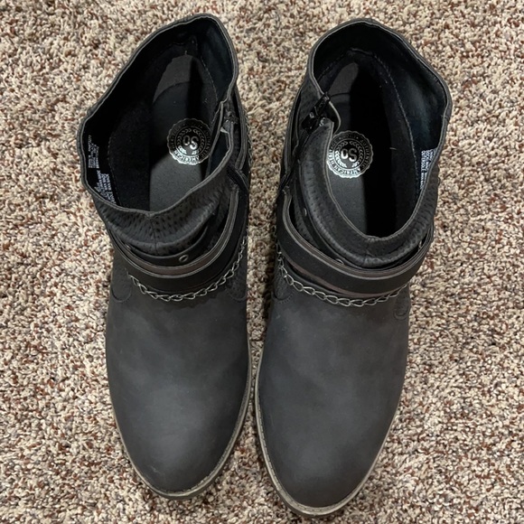 Black wedged booties - Picture 3 of 4